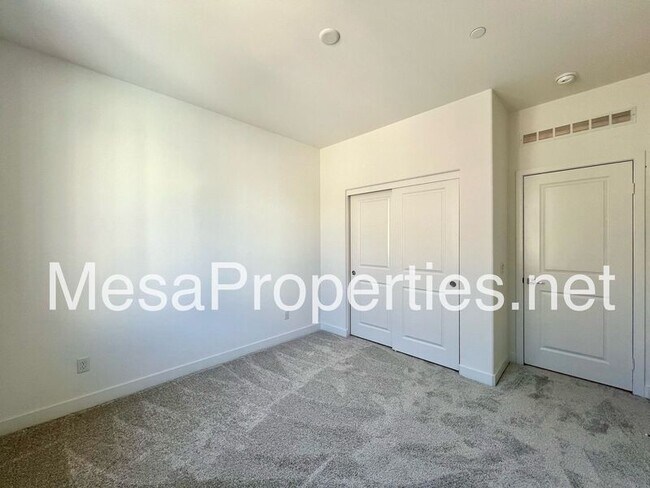 Building Photo - 2156 Willow Wisp