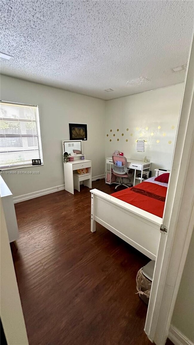 Building Photo - 528 SW 166th Terrace