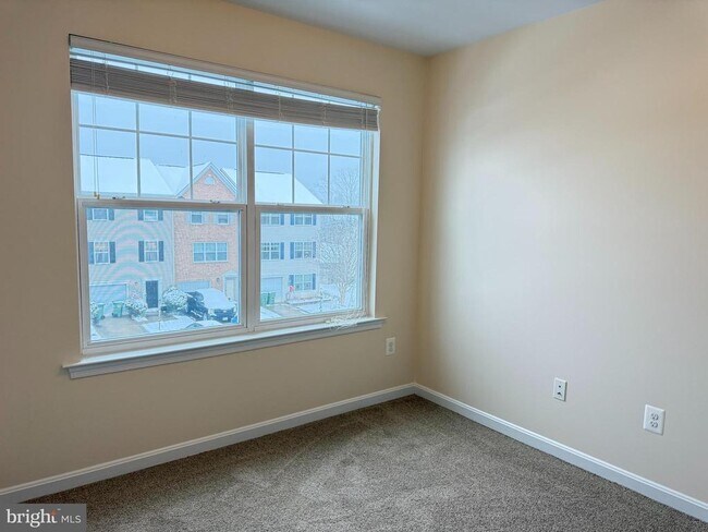 Building Photo - 2340 Silver Fox Way