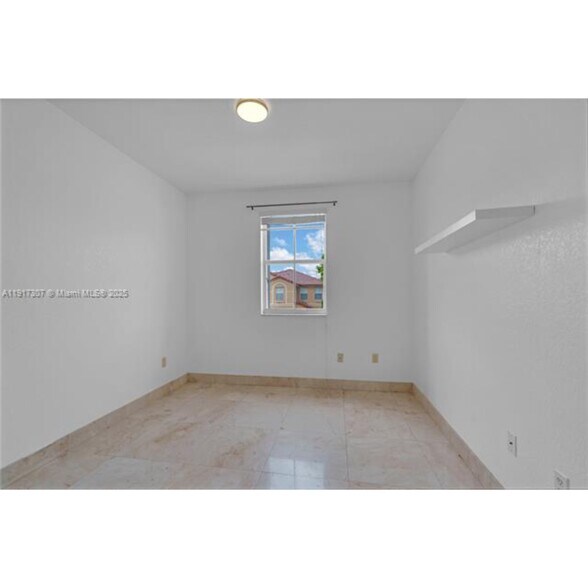 Building Photo - 8643 NW 112th Pl