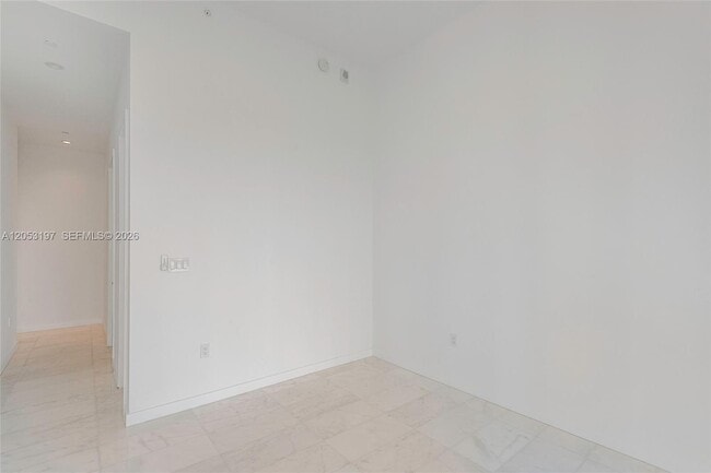 Building Photo - 2821 S Bayshore Dr