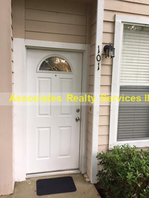 Building Photo - JUST REDUCED! Close to Campus!! 2Br/2.5Ba-...