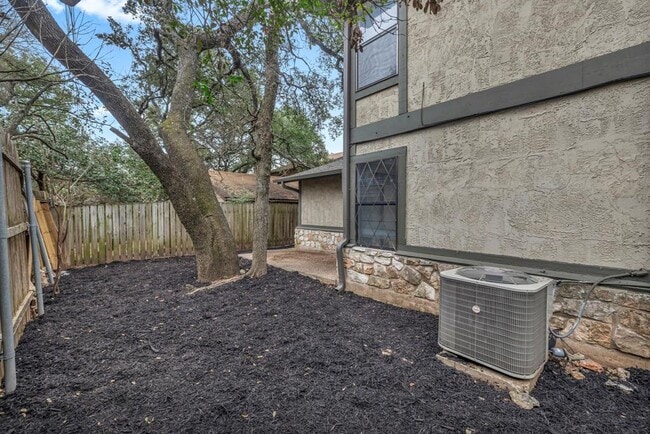 Building Photo - 4010 Cima Serena Dr