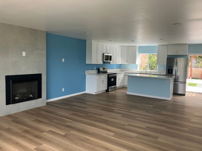 Building Photo - 5083 Windsor Dr