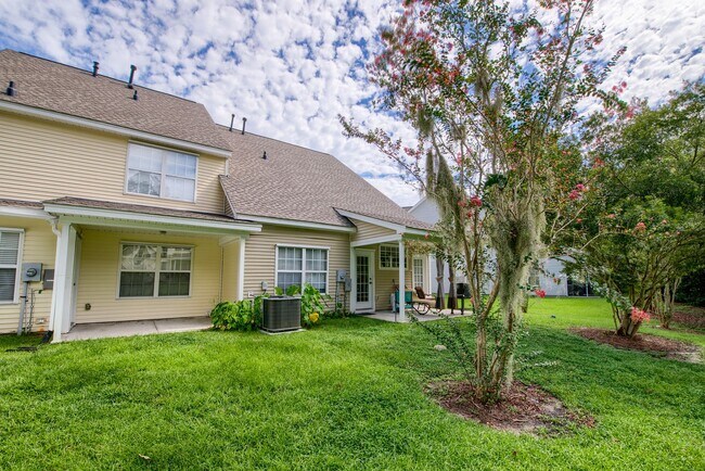 Building Photo - Easy Access to Everything North Charleston Has to Offer