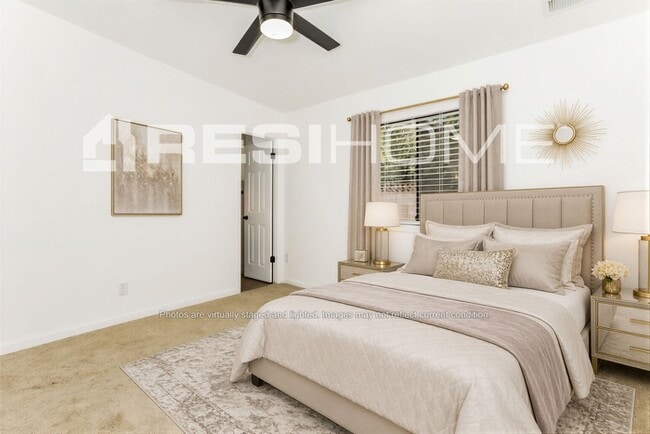 Building Photo - 1314 E Del Rio Dr