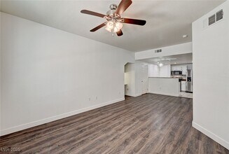 Building Photo - 10550 W Alexander Rd