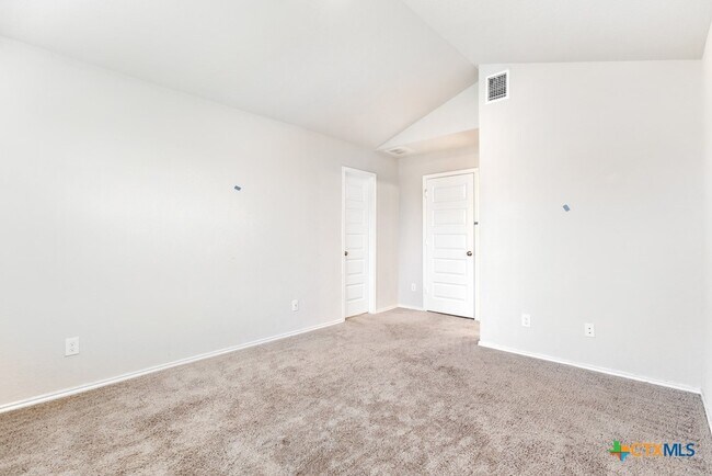 Building Photo - 2432 Ayers Dr