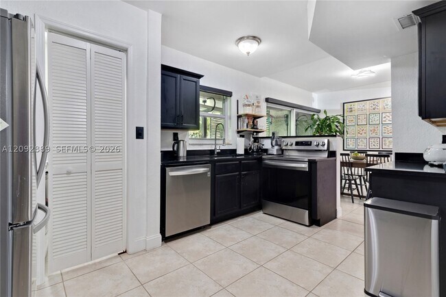 Building Photo - 6217 SW 78th St