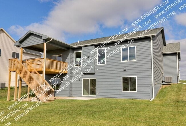 Building Photo - 440 NW Ashley Cir