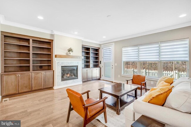 Building Photo - 7770 Belvale Dr