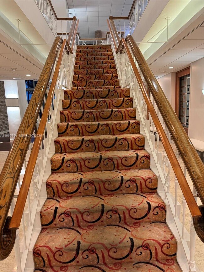 Building Photo - 2899 Collins Ave