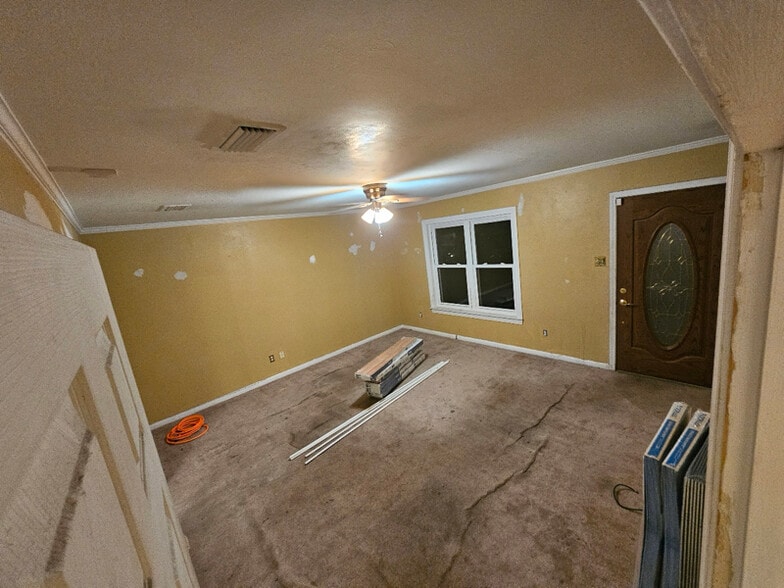 Building Photo - 3736 Cumberland Dr