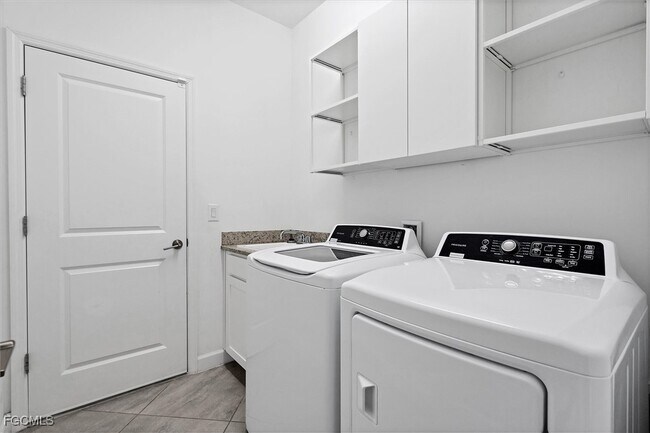 Building Photo - 11368 Canopy Loop