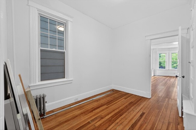 Building Photo - 42 Duer Pl