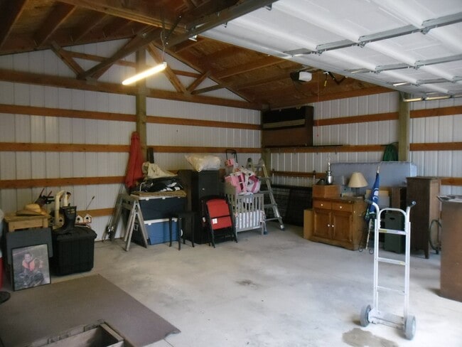 Building Photo - 274 Horseshoe Lake Rd