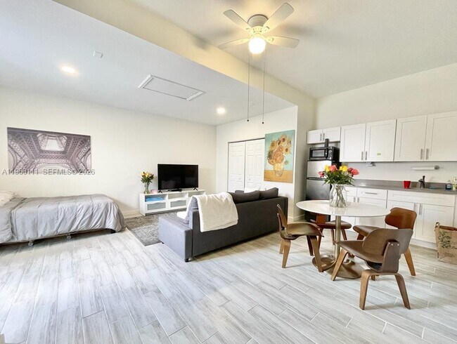 Building Photo - 15477 SW 23rd Ln