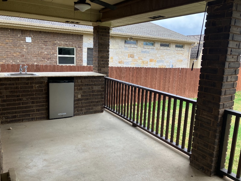 Building Photo - 2038 Rustling Oaks Dr