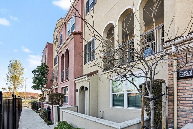 Building Photo - 39872 Sawyer Terrace