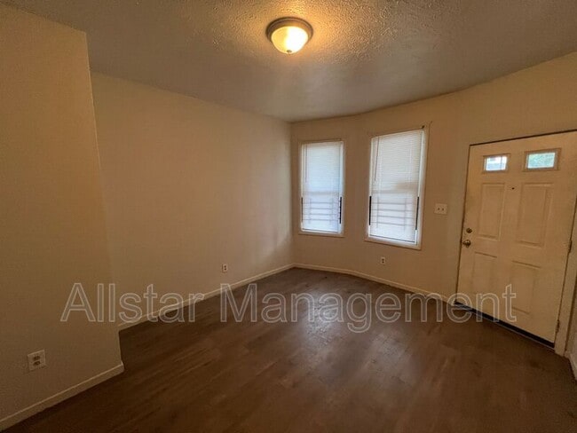 Building Photo - 2246 E 86 St
