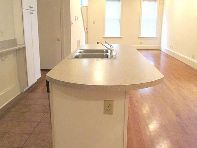 Building Photo - Beautiful 2bd 2.5 bath home!