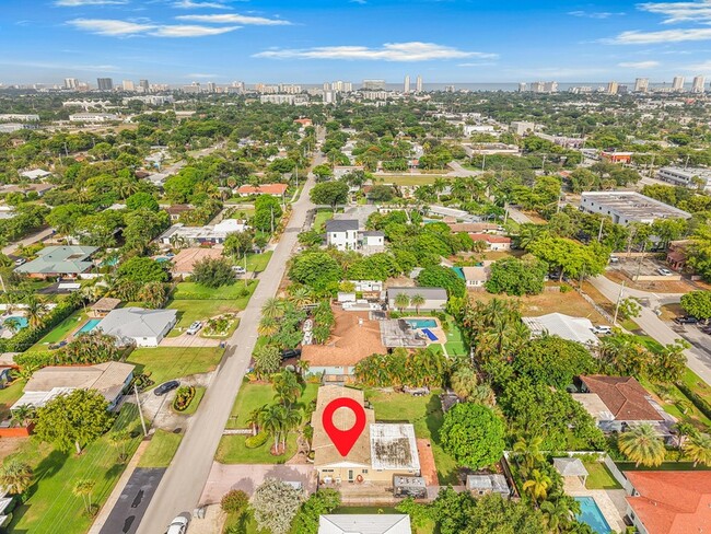 Building Photo - 724 NE 2nd St