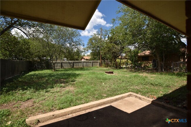 Building Photo - 1004 Hillyer St