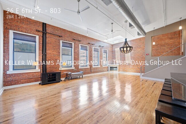 Building Photo - 26 E 6th St