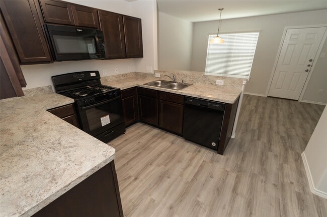 Building Photo - 17126 Andrew Nook Ln