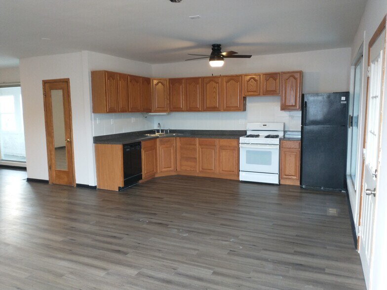 Building Photo - 2516 W Pratt Blvd