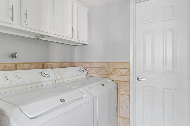 Building Photo - 8242 E Orange Blossom Ln