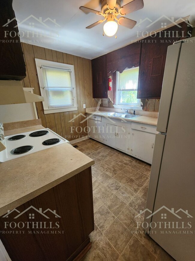Building Photo - 507 Rose Hill St