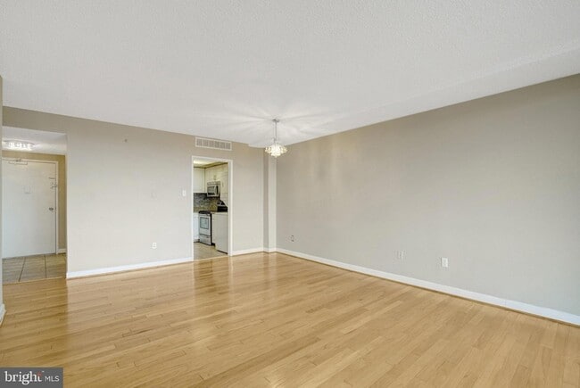 Building Photo - 6301 Stevenson Ave