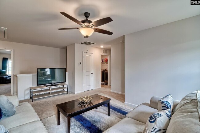 Building Photo - 660 Collett Dr