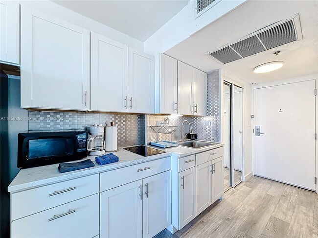 Building Photo - 19201 Collins Ave