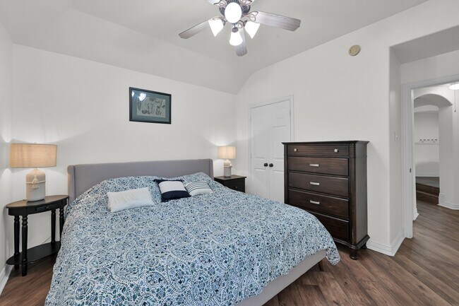 Building Photo - 4770 Jackson Square Dr