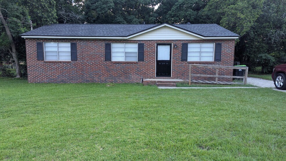 Building Photo - 709 Arrowhead Trl