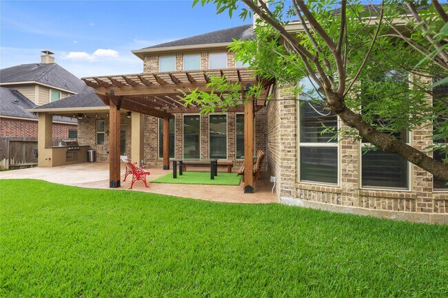 Building Photo - 28902 Davenport Dr