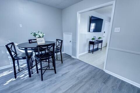 Building Photo - 18 S Catherine St