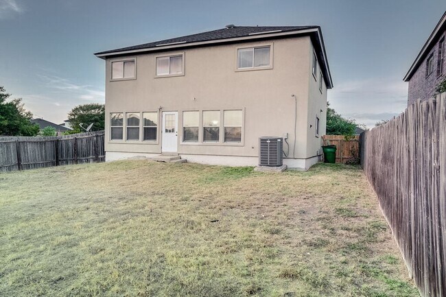 Building Photo - 1001 Howell Terrace Pl