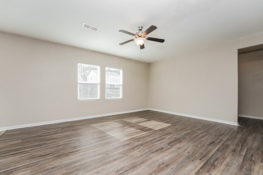 Building Photo - 3775 Place Dr