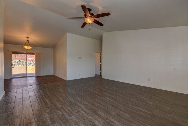 Building Photo - 8660 E Manley Dr