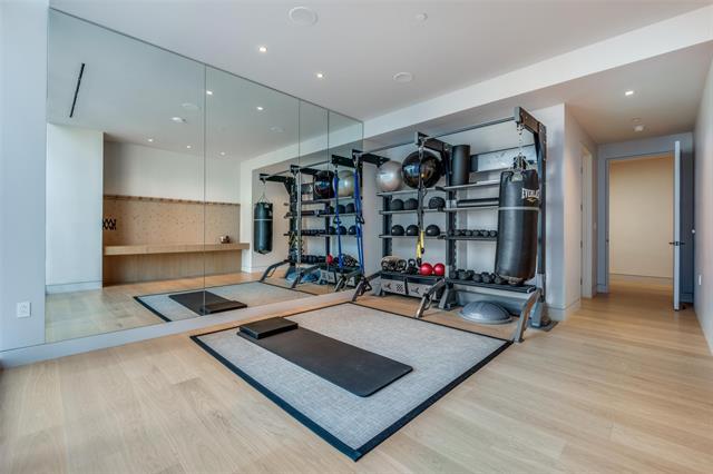 Building Photo - 1747 Leonard St