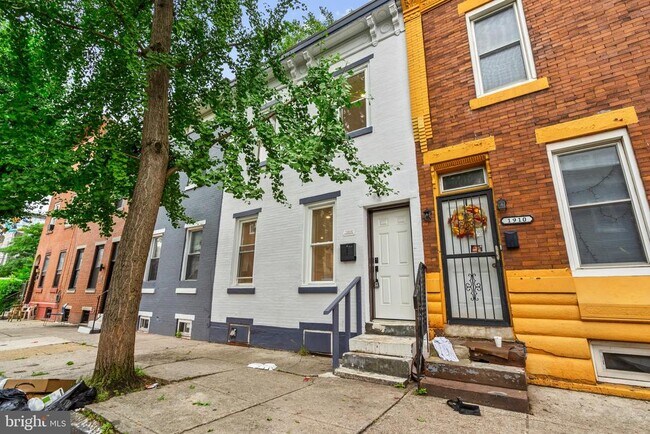 Building Photo - 1908 N Croskey St