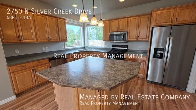 Building Photo - 2750 N Silver Creek Dr
