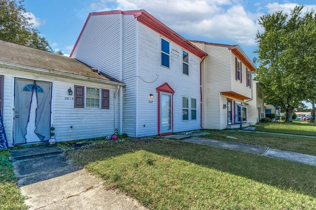 Building Photo - Charming 3-Bedroom Townhouse in Chesapeake