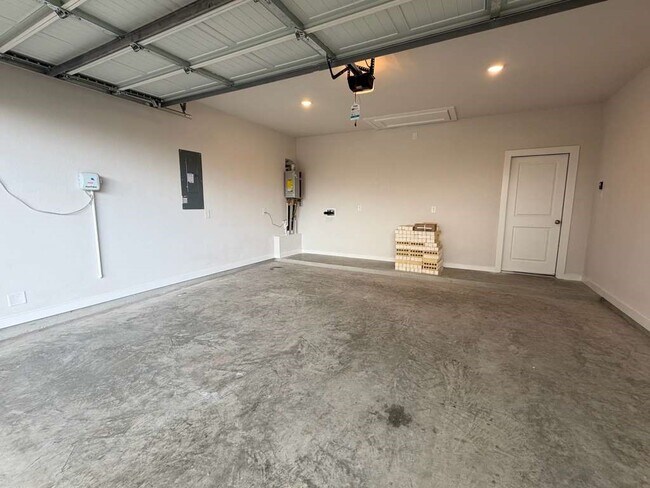 Building Photo - 11239 Peacock Flower St