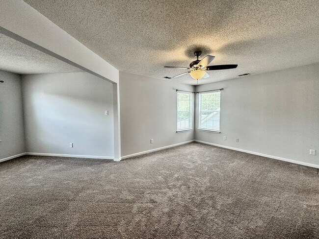 Building Photo - 4-Bedroom Home Castleton Ready 07-16-26! A Pet-Friendly Home - All Appliances - Fenced Yard - Exc...