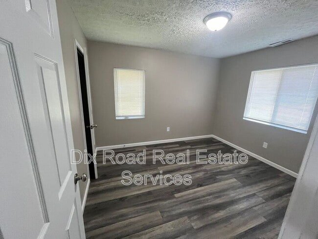 Building Photo - 4459 Catalina Ave