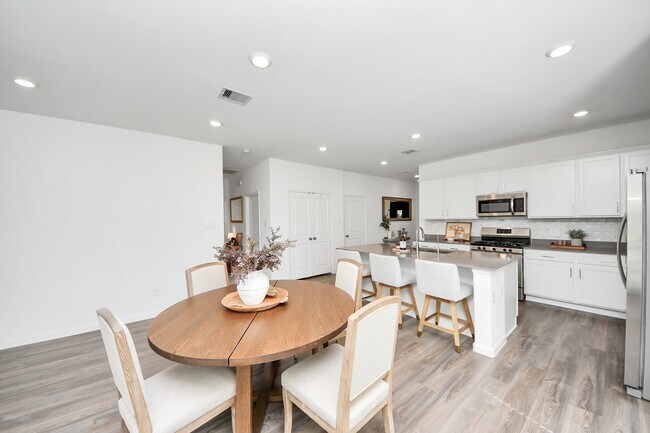 Building Photo - 2302 Dewford Fls Dr